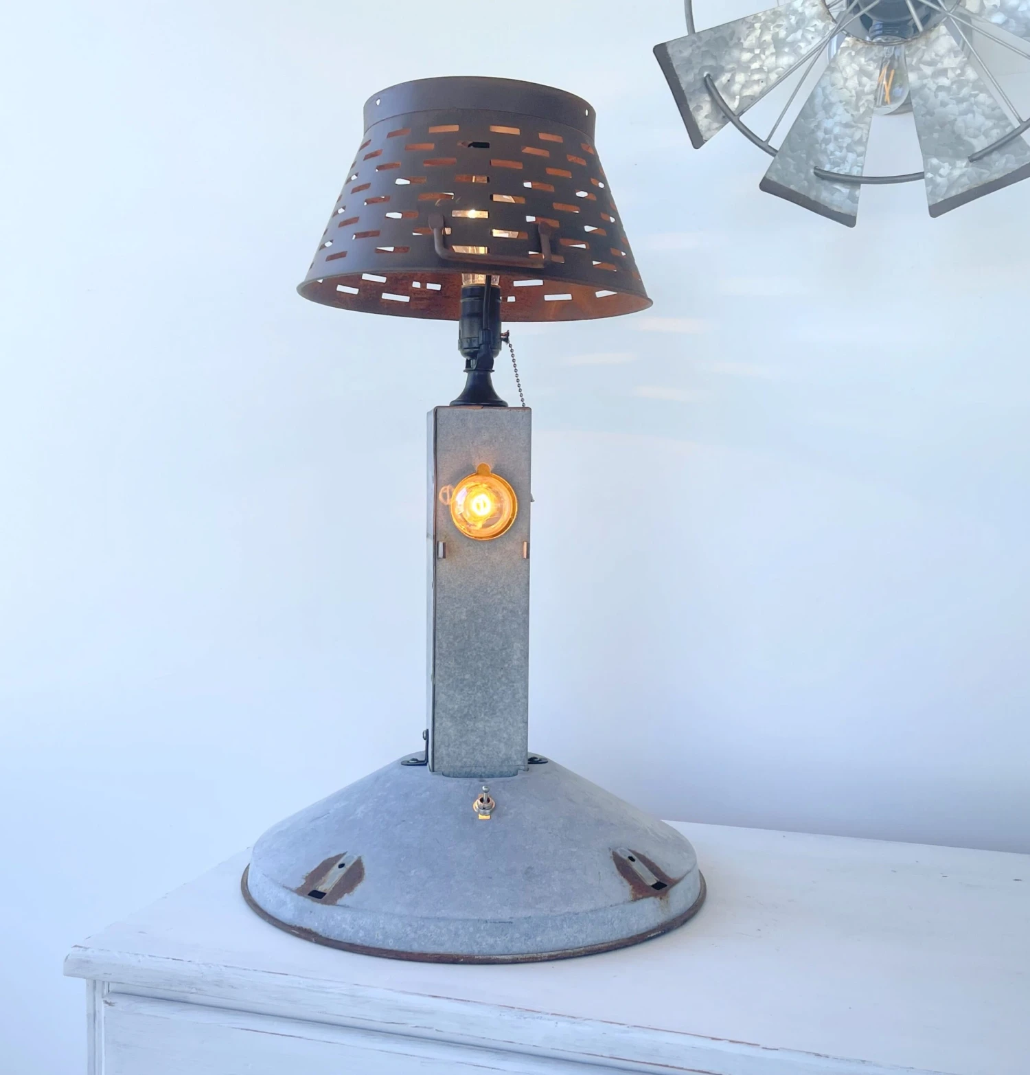 Original Antique Chicken Feeder Tall Farm Table Lamp 10 Original Antique Chicken Feeder Tall Farm Table Lamp - Image 8