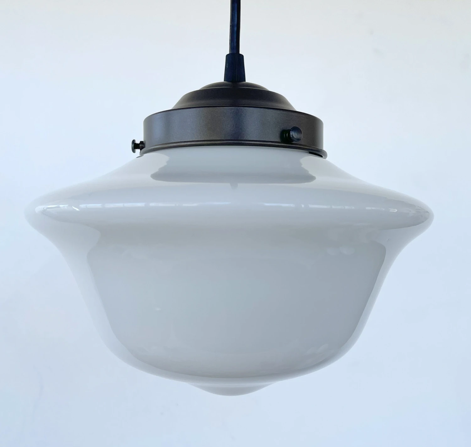 STYLISH MODERN SCHOOLHOUSE 1930s Globe Pendant Light 9 STYLISH MODERN SCHOOLHOUSE 1930s Globe Pendant Light - Image 7