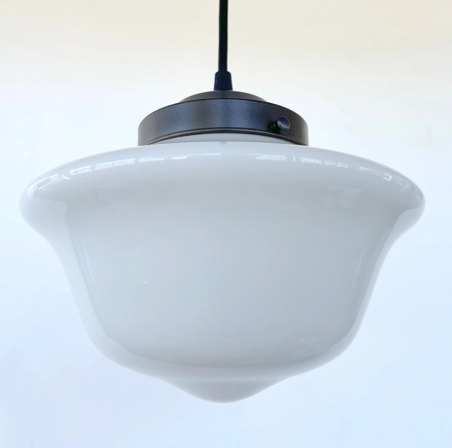 STYLISH MODERN SCHOOLHOUSE 1930s Globe Pendant Light 10 STYLISH MODERN SCHOOLHOUSE 1930s Globe Pendant Light - Image 8