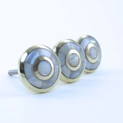 Mother Of Pearl Alice Knob(Mother Of Pearl Alice Knob) 10 Mother Of Pearl Alice Knob(Mother Of Pearl Alice Knob) -The Lamp Goods IMG 0546