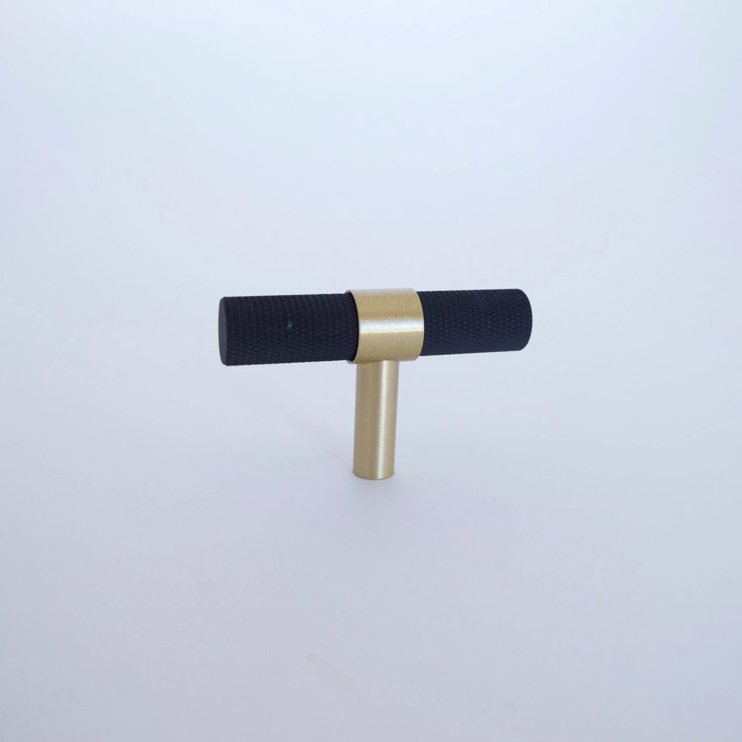 Knurled T-Bar Brass + Matte Black Handles(Knurled T Bar Brass Matte Black Handles) 7 Knurled T-Bar Brass + Matte Black Handles(Knurled T Bar Brass Matte Black Handles) - Image 5