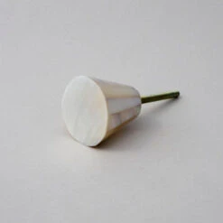 Mother Of Pearl Dome Knob(Mother Of Pearl Dome Knob)